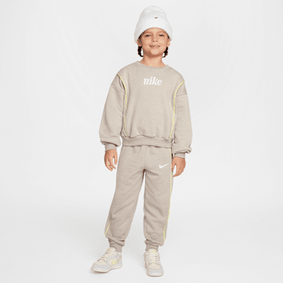 Nike Essentials Little Kids' 2-Piece Crew Set. Nike.com